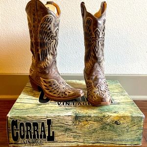 Ladies 7 1/2 Black Vintage Lizard Over Boots